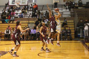 Terrenisha Hollis scores an easy two Monday night. (Photo: Karsceal Turner - WONO