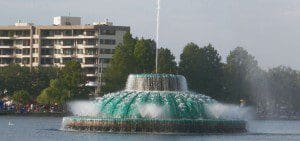 Lake Eola Fountain - downtown Orlando (Photo: WONO)