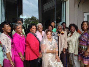 Sharon Wallace poses with members of the Alpha Kappa Alpha Sorority, November 16, 2013. (Photo: WONO)