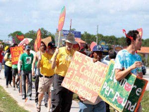 Farmworkers and supporters march on Publix and Wendy's, urging that both companies join the FFP and respect workers' rights, November 9, 2013 (Photo: CIW).